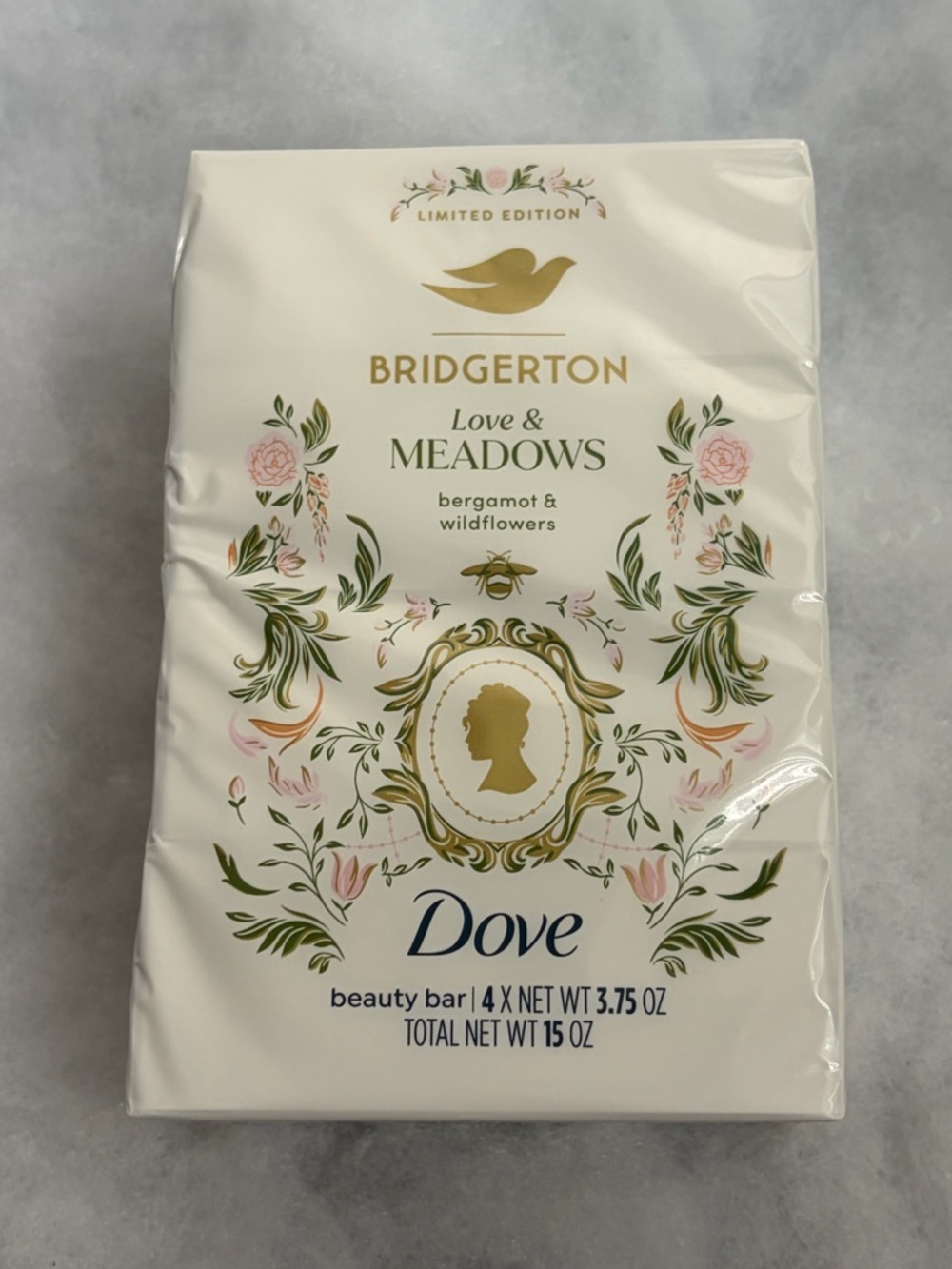 Bridgerton x Dove 4-pack Beauty Bars Love & Meadows (Bergamot & Wildflowers)